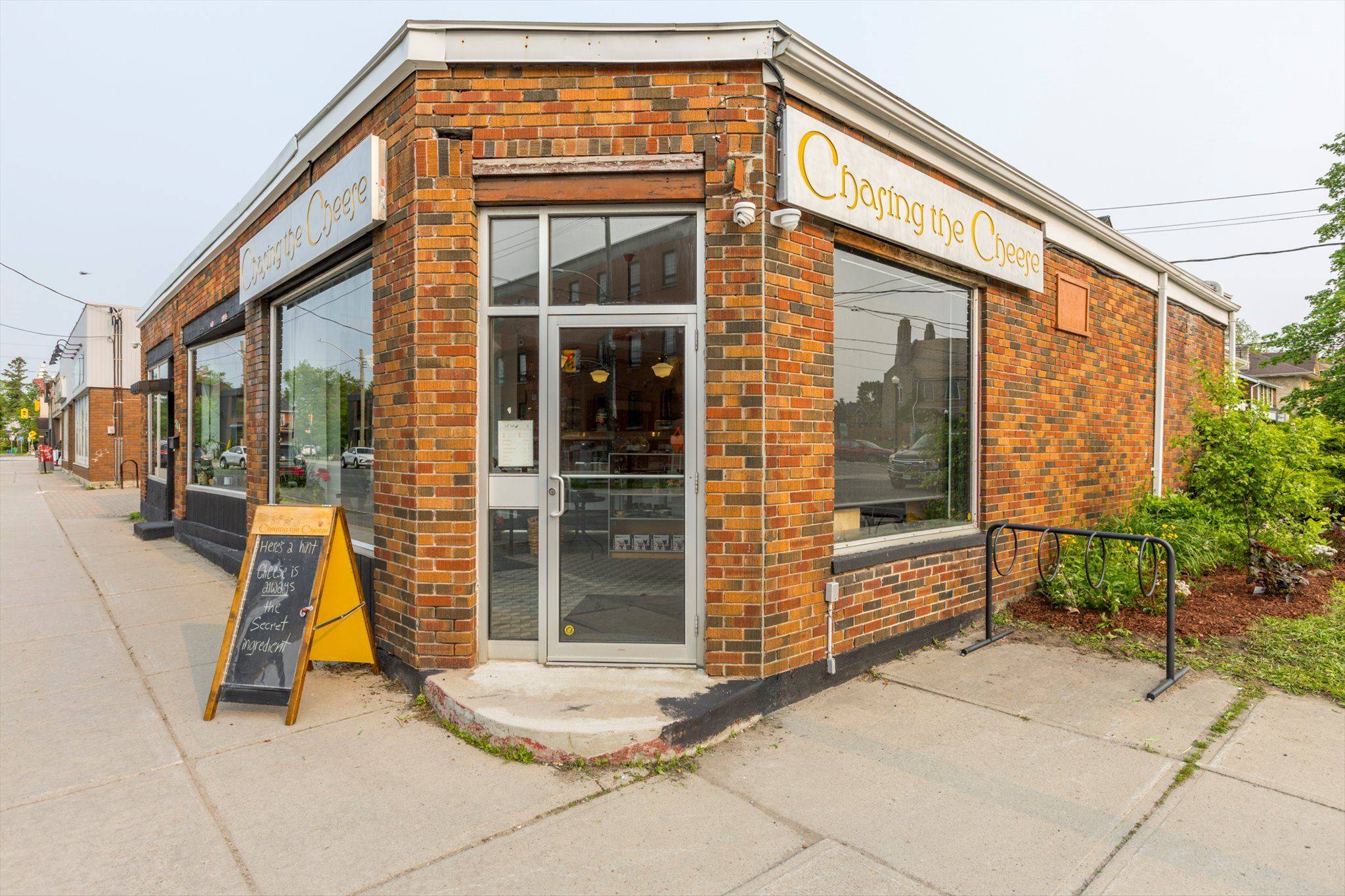 Peterborough Central, ON K9J 2V9,330-334 Charlotte ST W