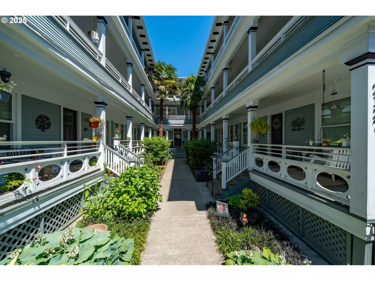Portland, OR 97210,2127 NW IRVING ST ##202
