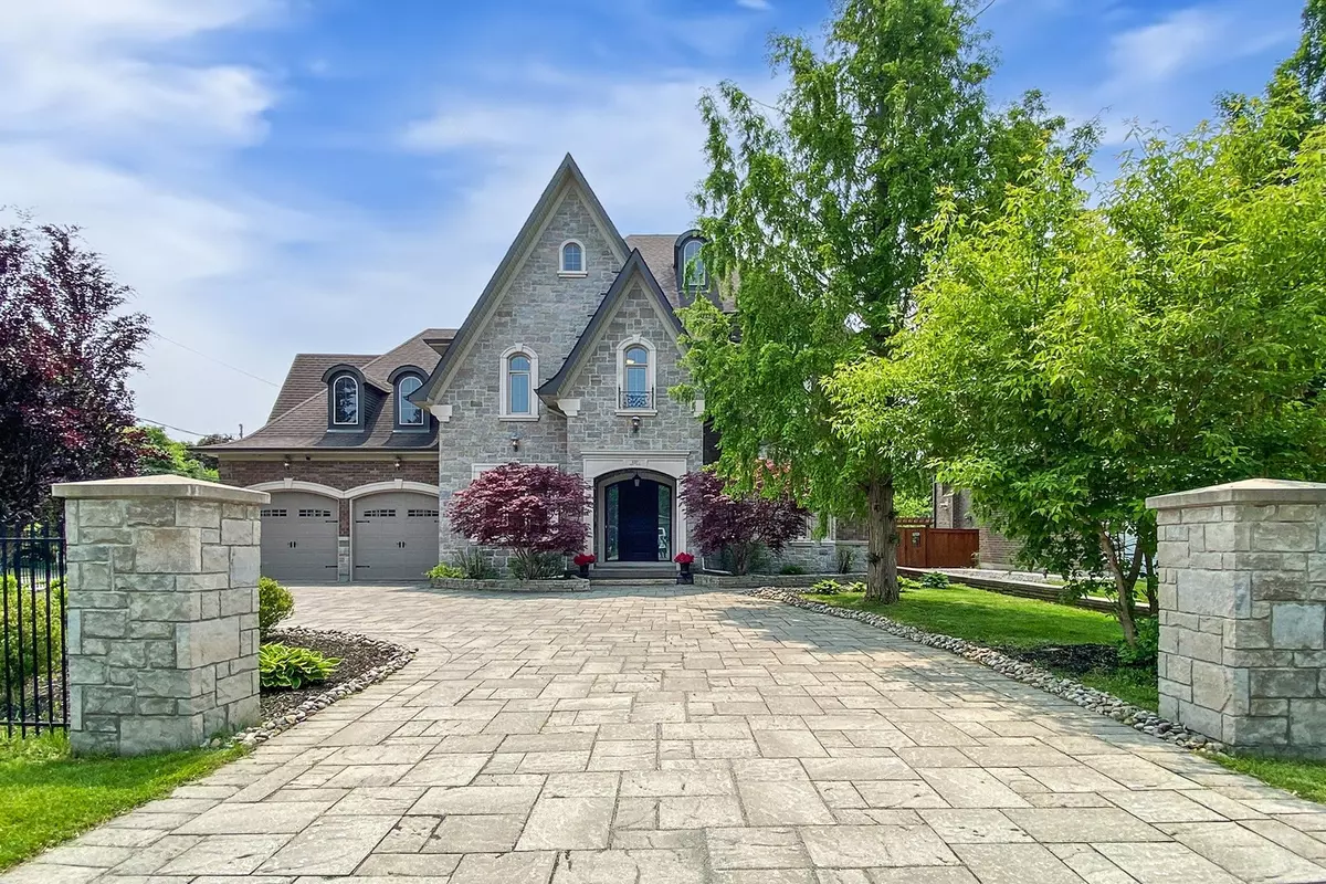 Richmond Hill, ON L4C 3S8,127 May AVE