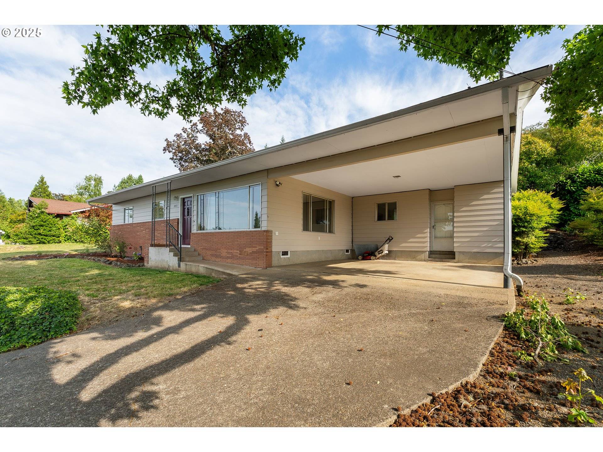 Roseburg, OR 97471,2431 W CRESTVIEW AVE