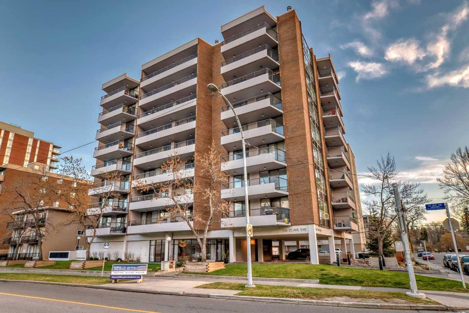 133 25 AVE Southwest #4B, Calgary, AB T2S 0K8