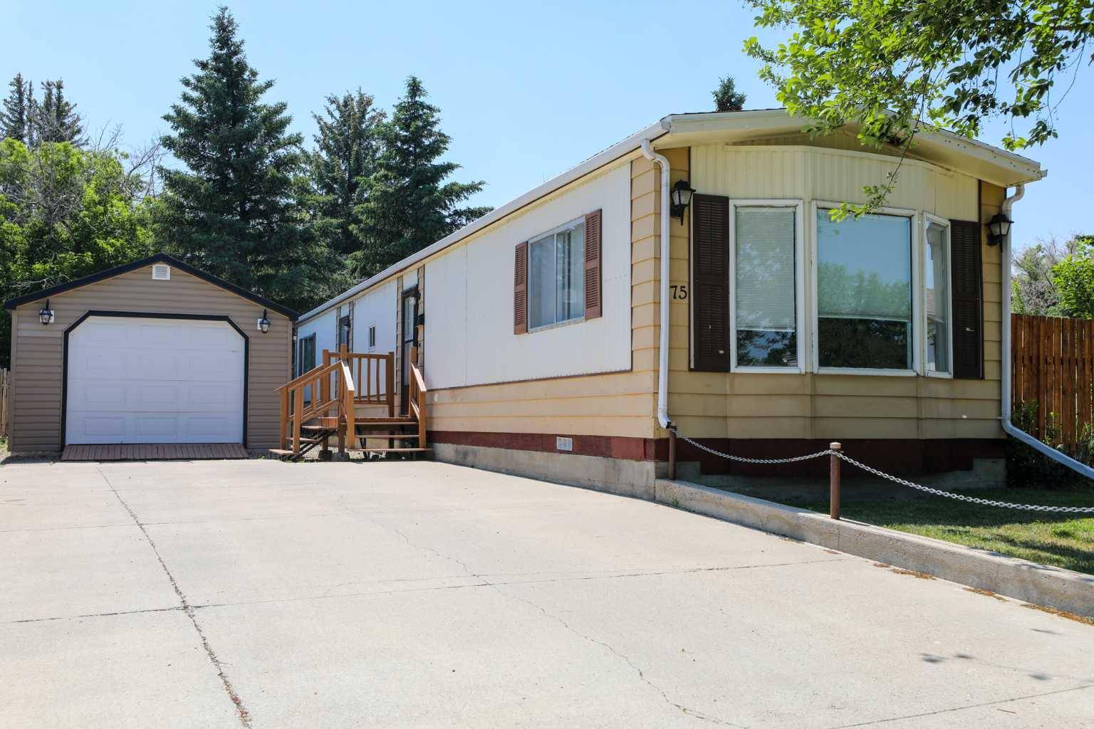 Lethbridge, AB T1K 4C8,75 Dalhousie CT West