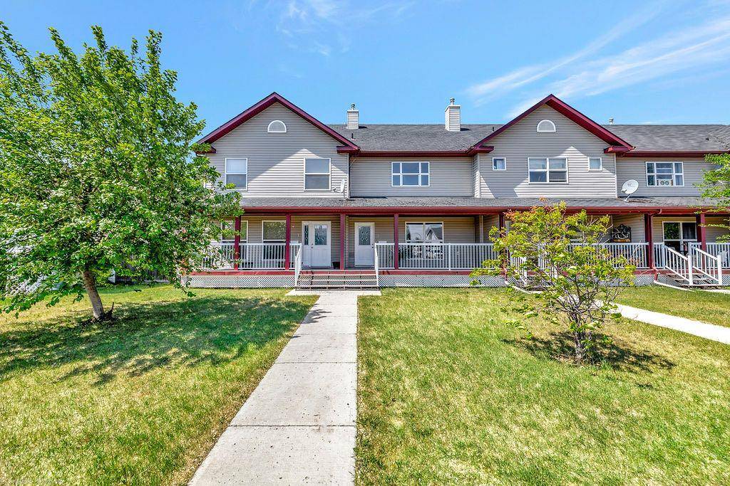 1820 49 AVE #2, Lloydminster, SK S9V 1T2