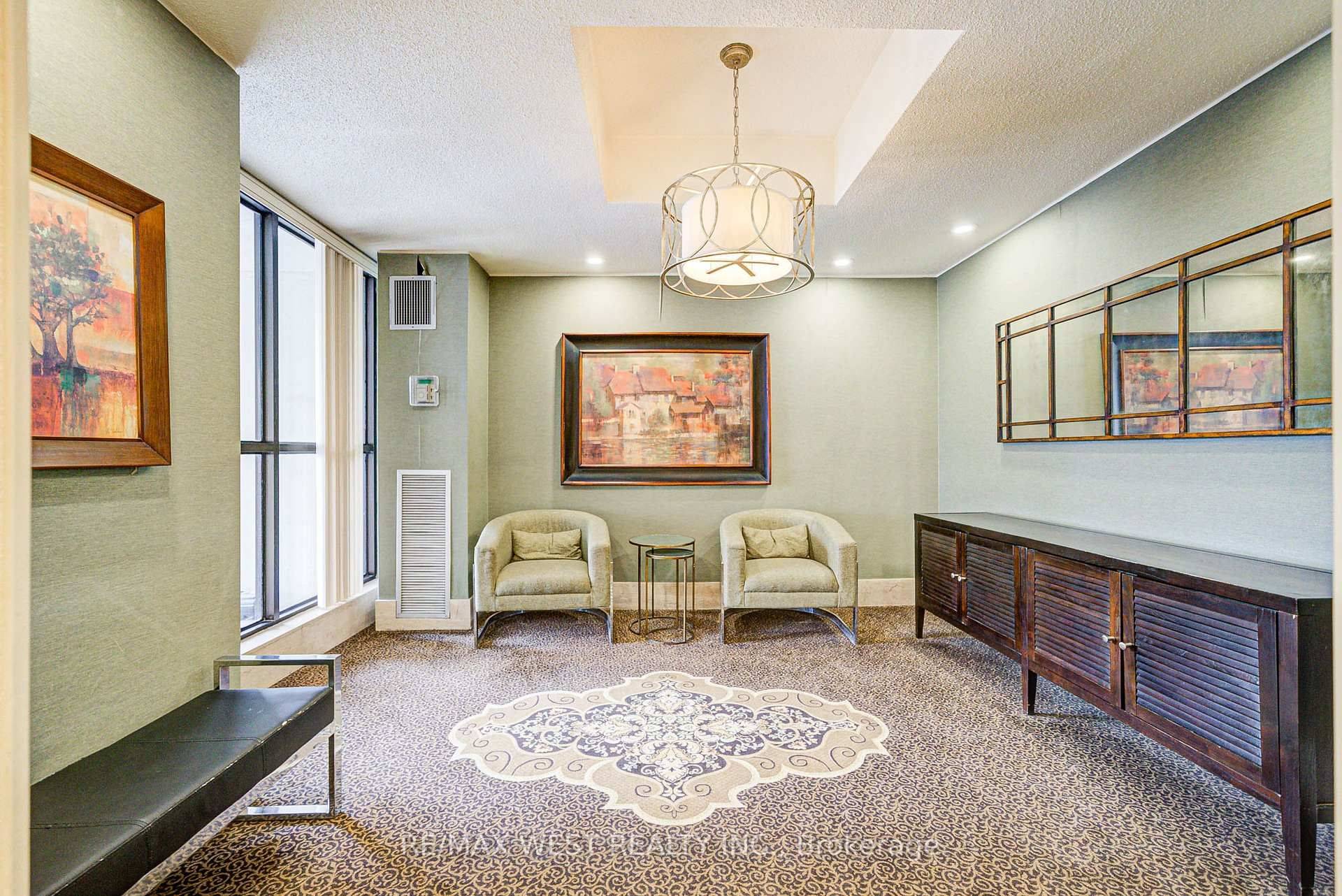 Toronto C04, ON L6R 0T7,150 Neptune DR #906