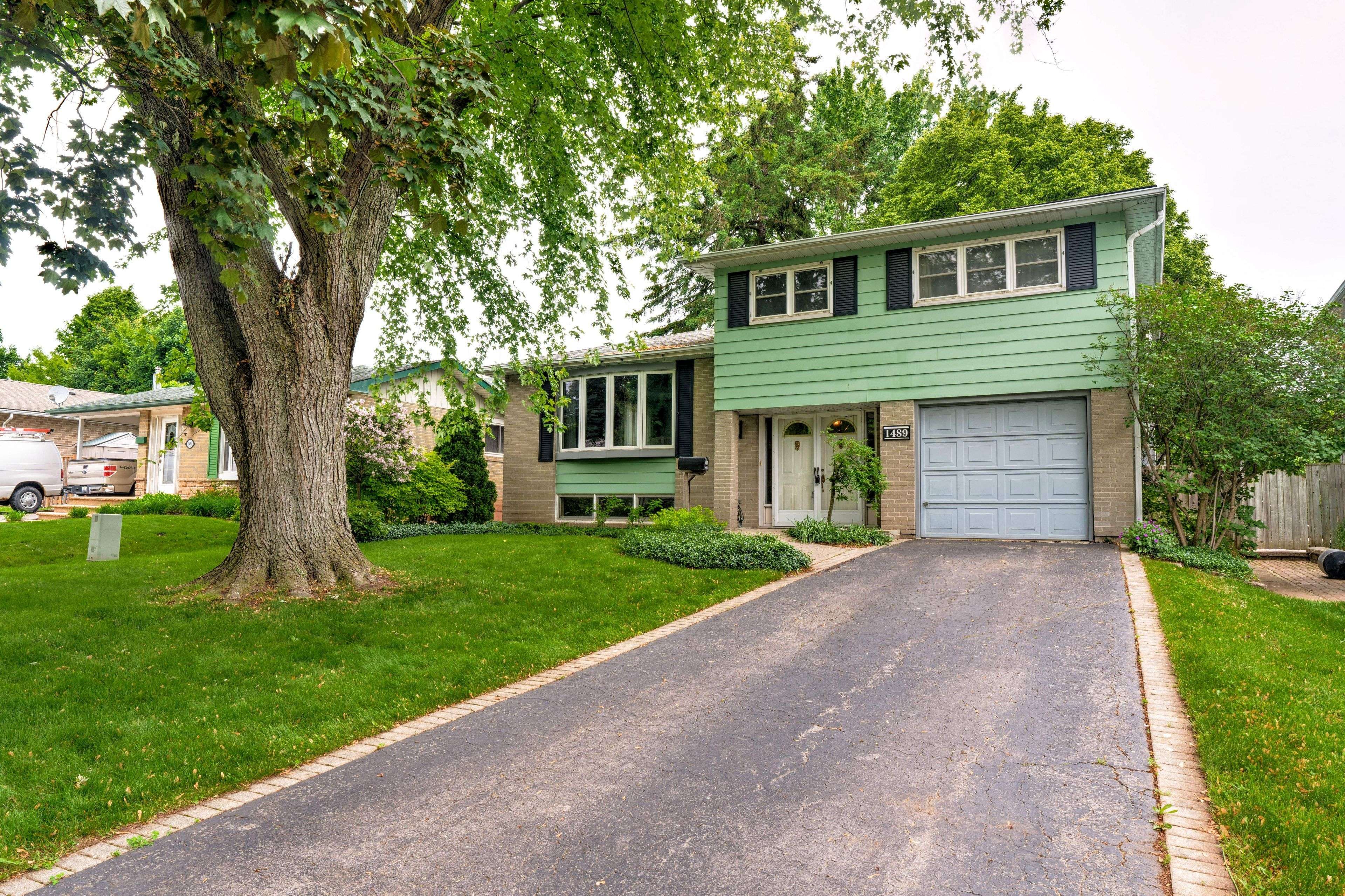 1489 RUSHOLME CRES, Burlington, ON L7M 1M4