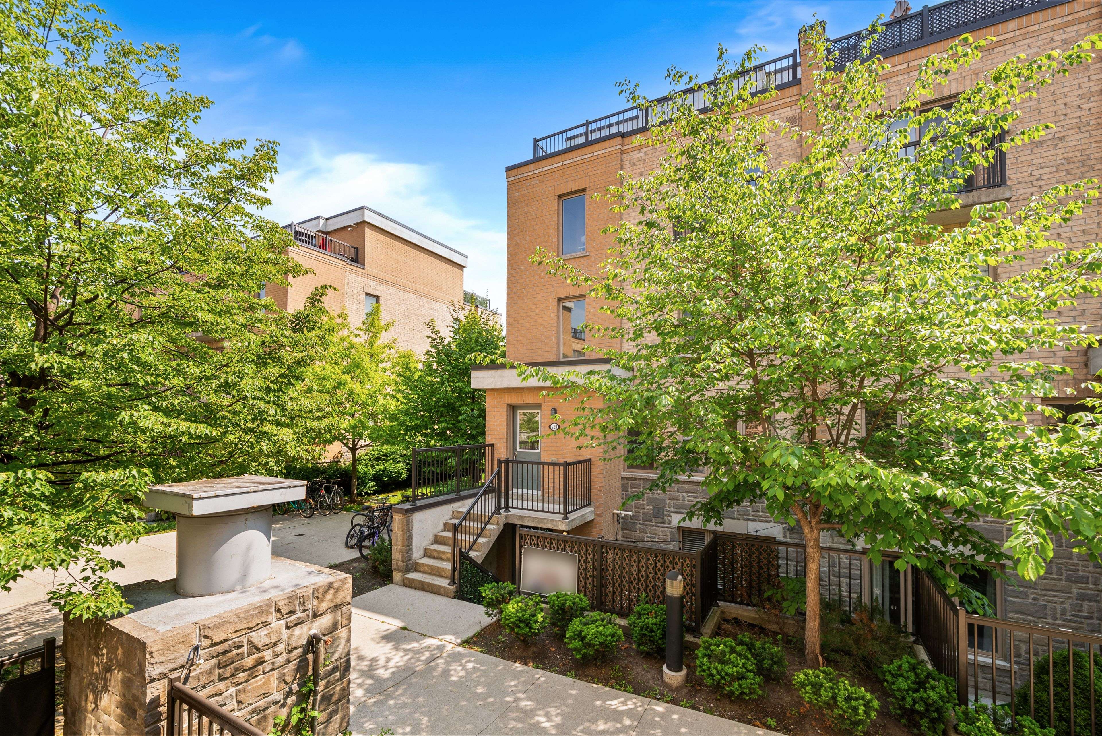 Toronto W02, ON M6H 0B7,11 Foundry AVE #229