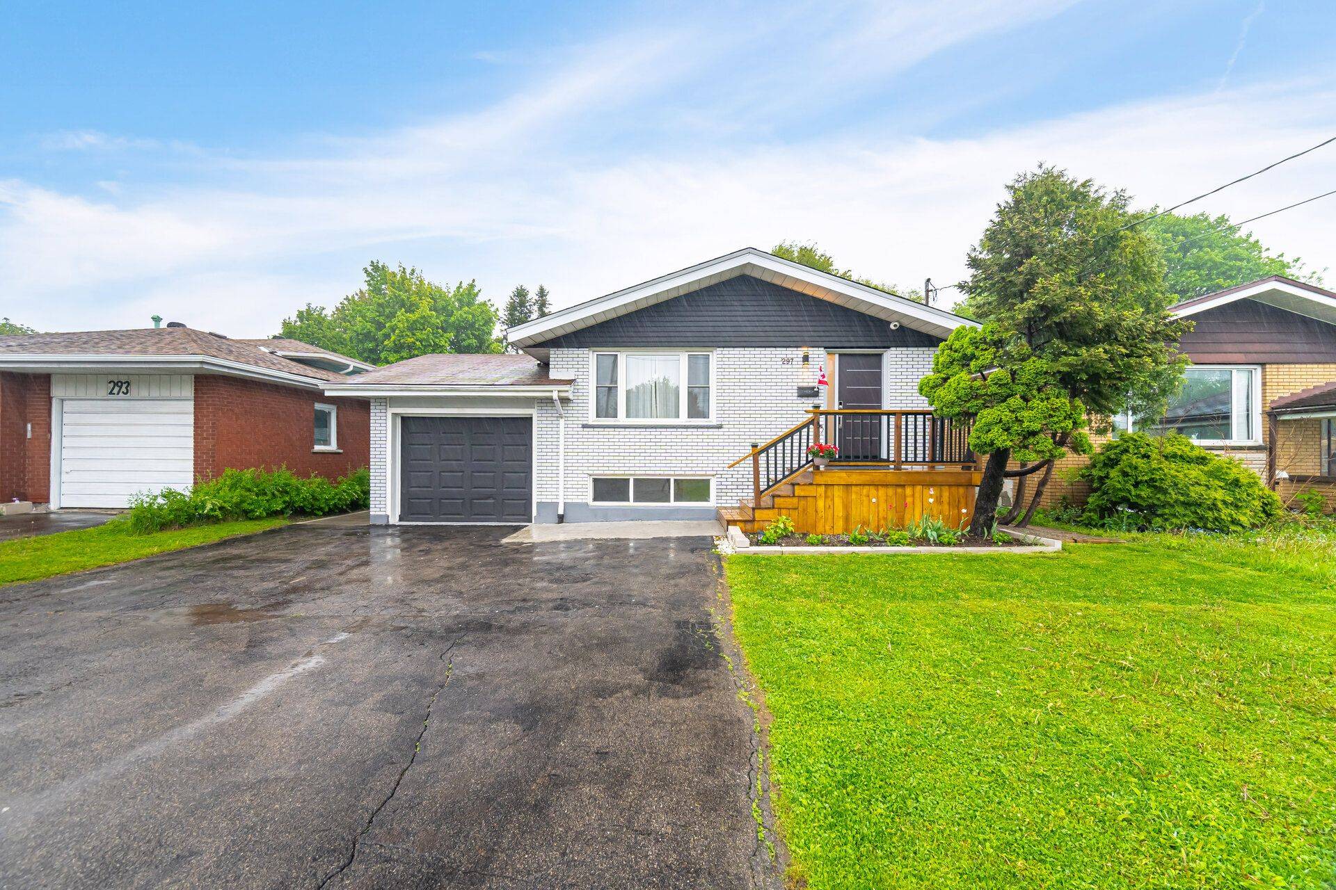 Hamilton, ON L9C 1W2,297 Mohawk RD W