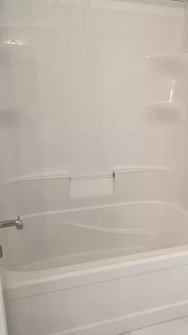 London South, ON N6L 0J7,235 Kennington WAY #11
