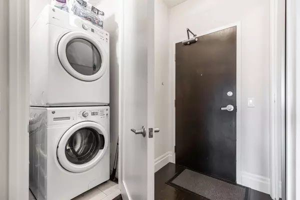 Hamilton, ON L8N 1A8,112 King ST E #505