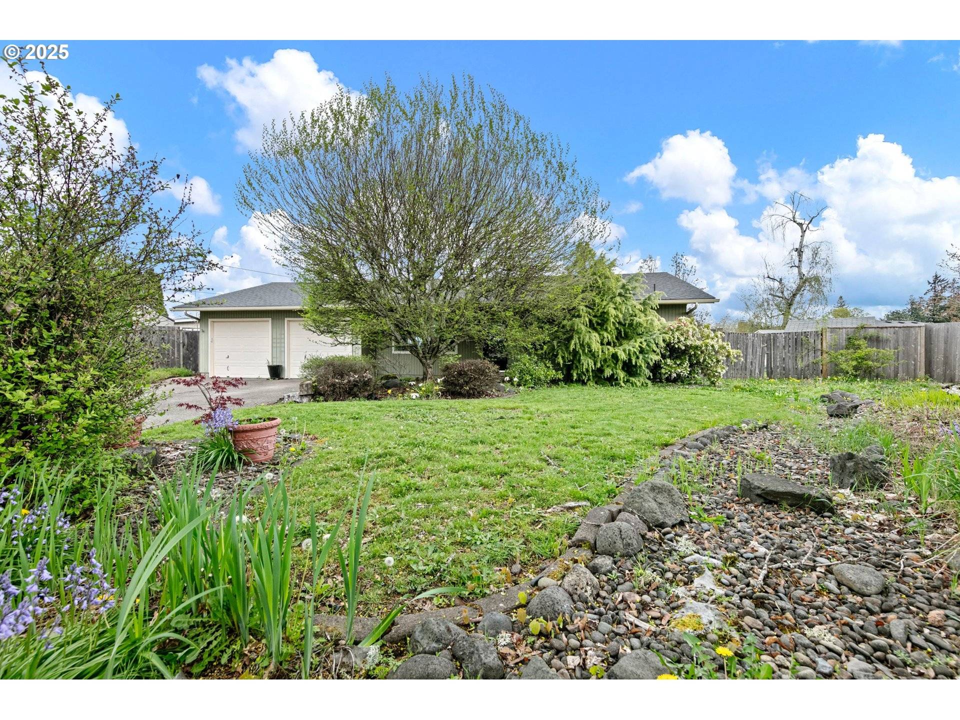943 SAVILLE AVE, Eugene, OR 97404