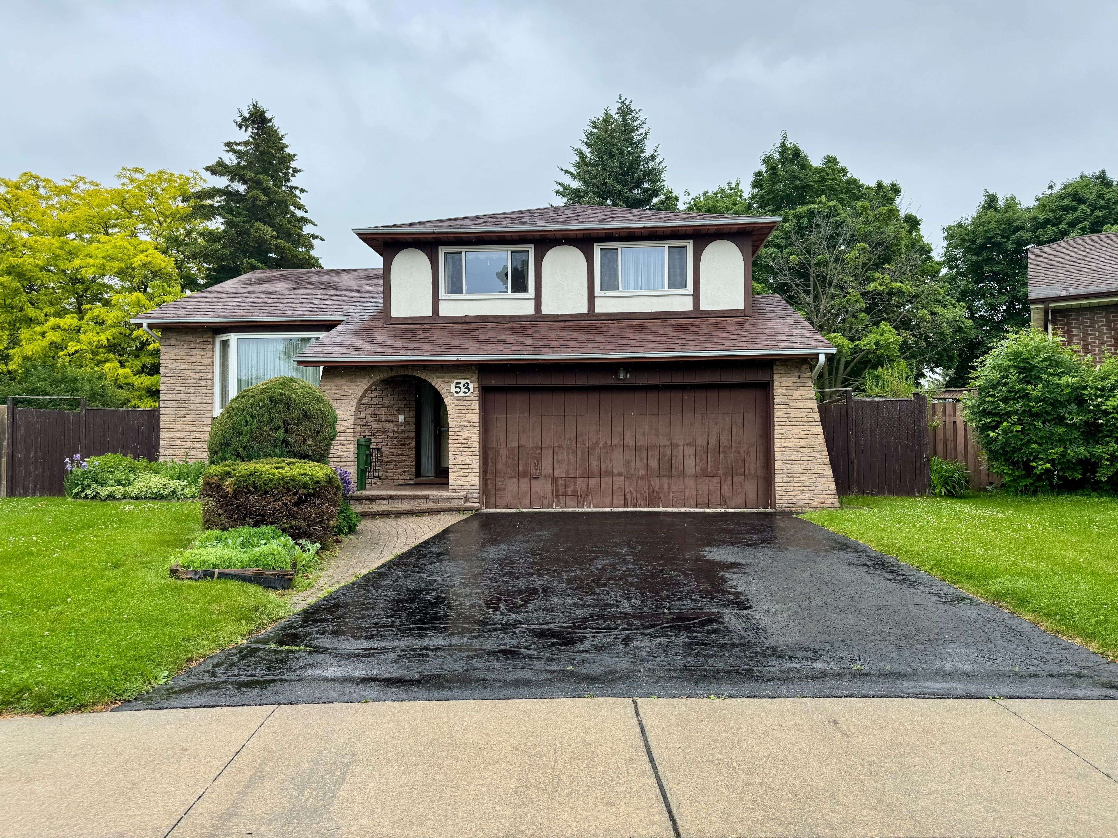 53 Delburn DR, Toronto E07, ON M1V 1A8