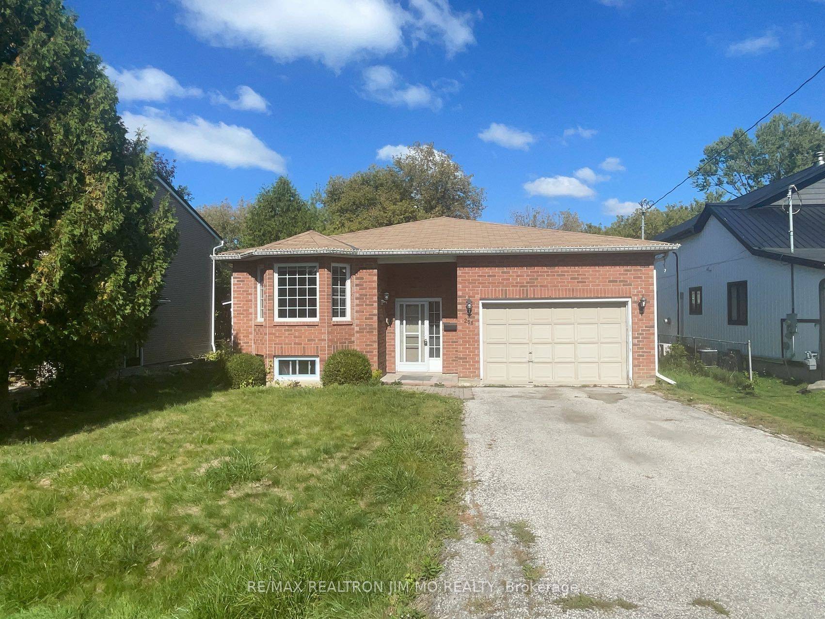 288 Parkwood AVE #Lower, Georgina, ON L4P 2X3