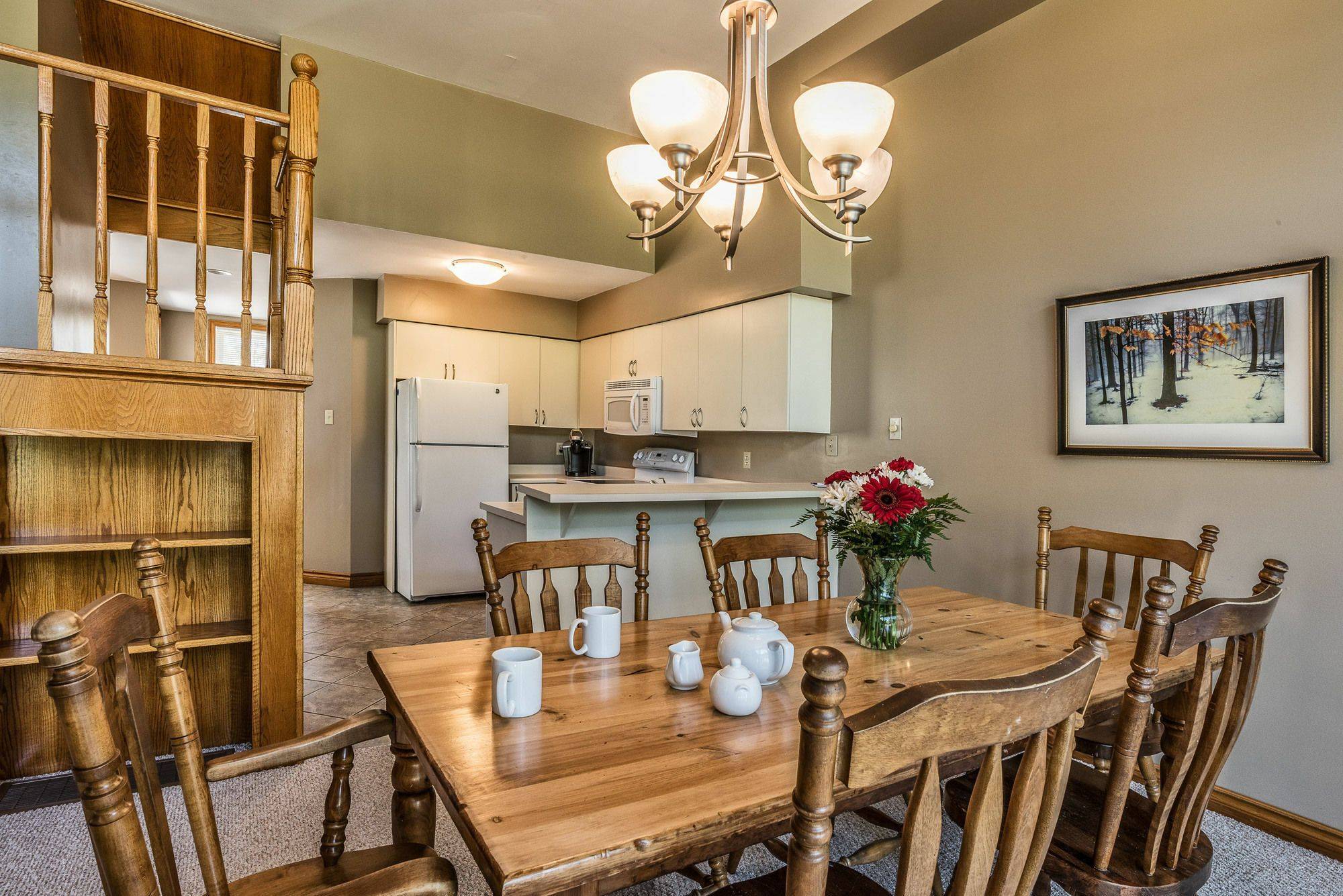 Collingwood, ON L9Y 5G4,155 Vacation Inn DR