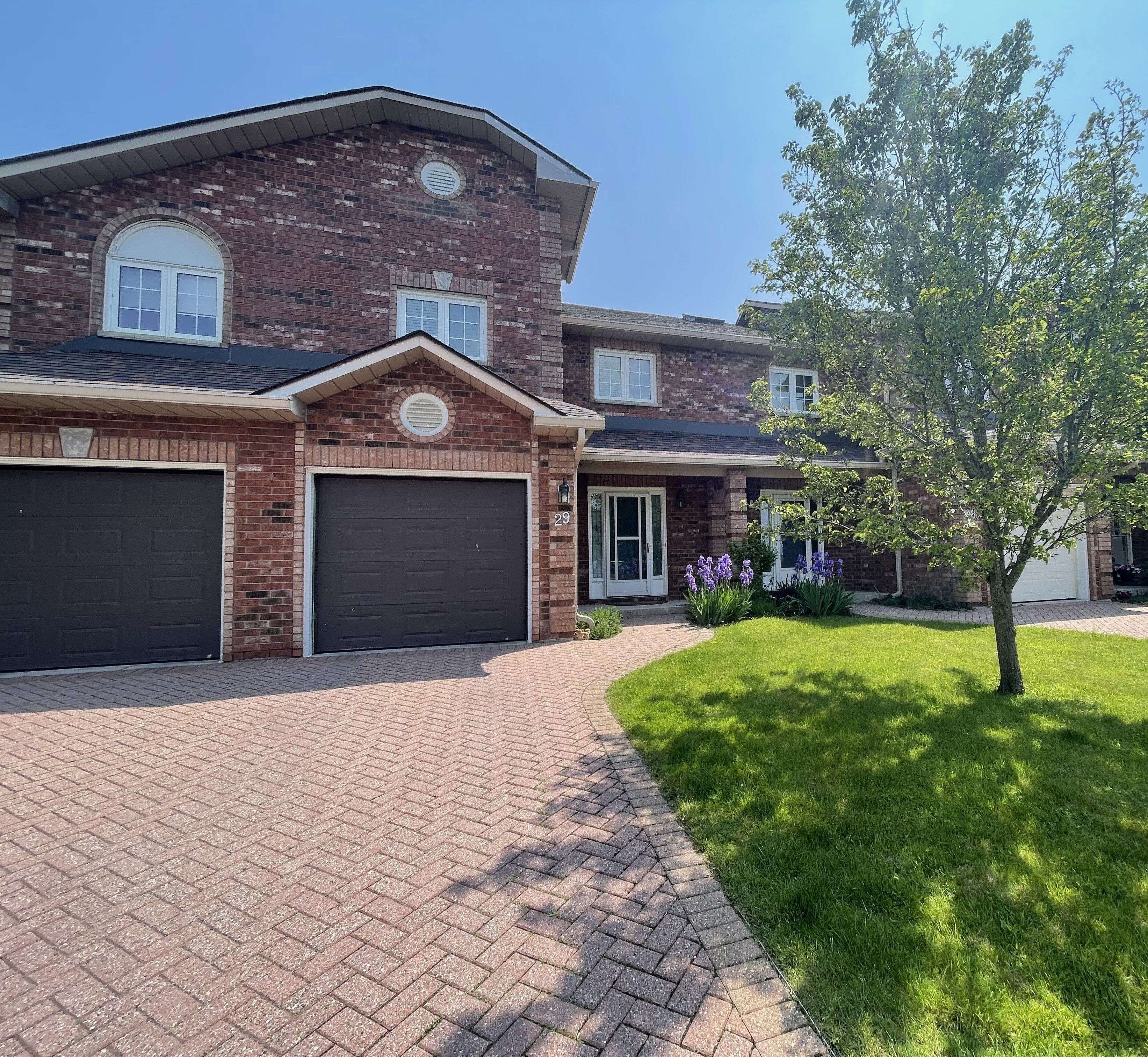 Kingston, ON K7M 8J1,1098 King ST W #29