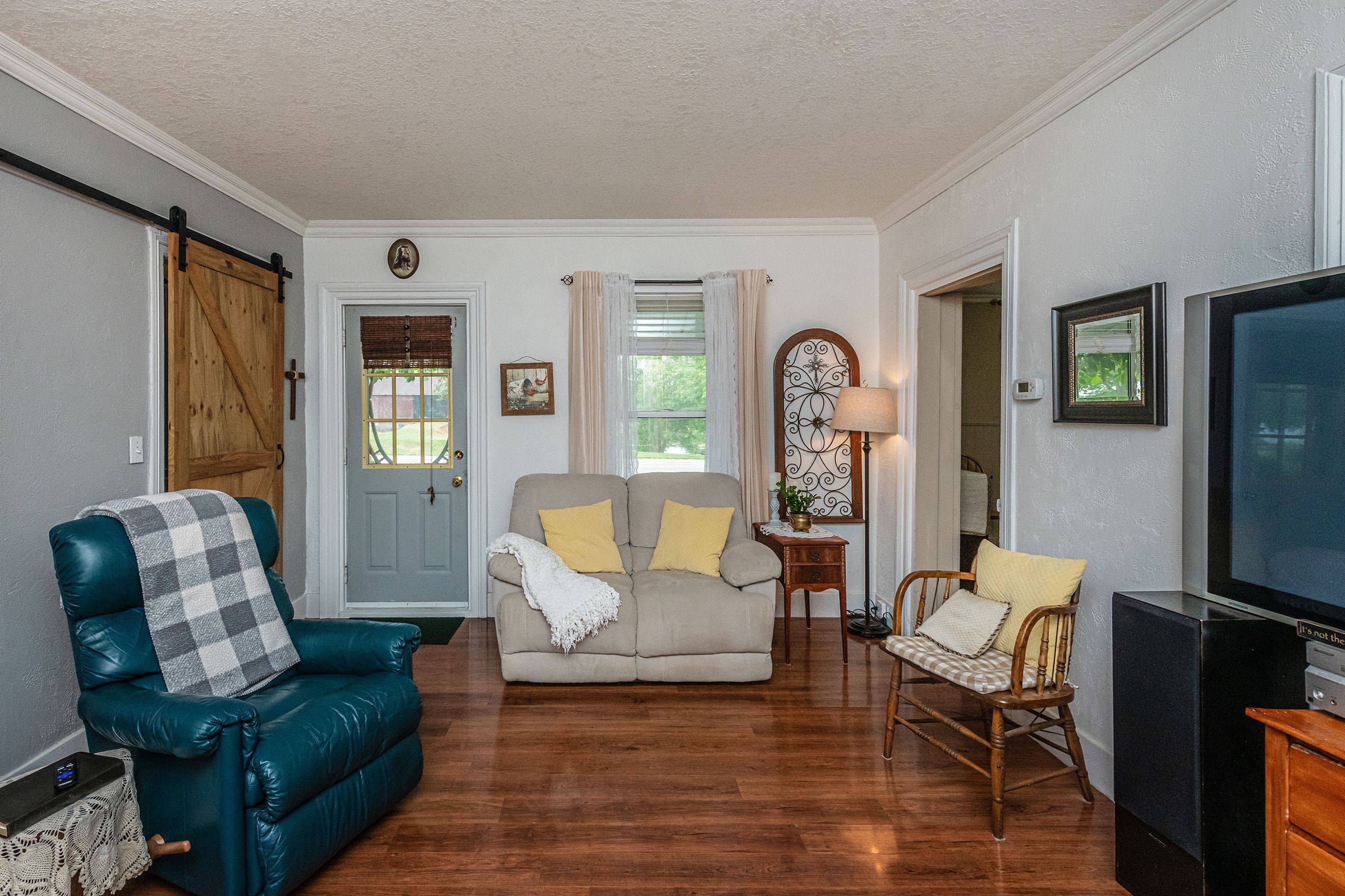 Blandford-blenheim, ON N0J 1V0,96 Dundas ST W