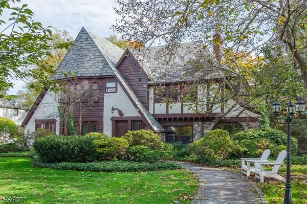 3 Greenview Way, Montclair Twp., NJ 07043
