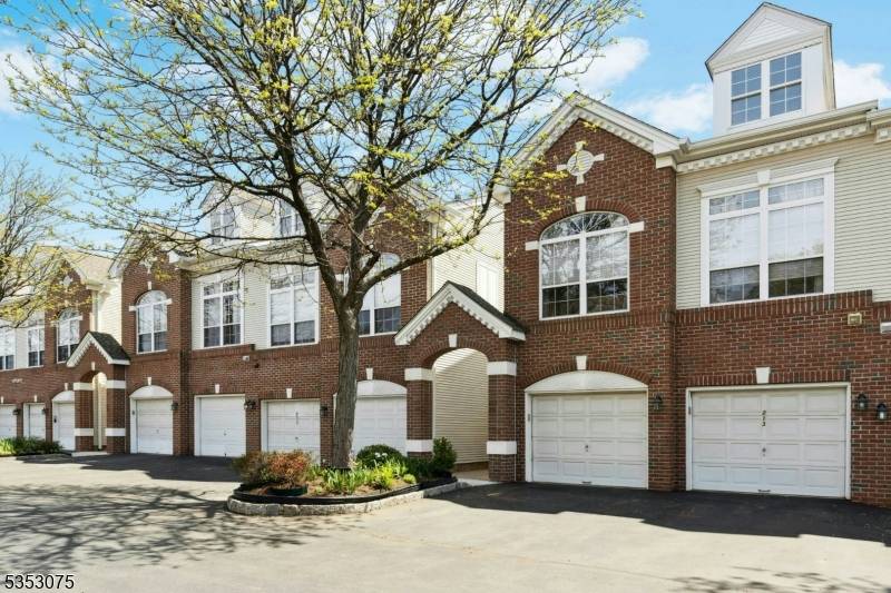 Union Twp., NJ 07083,211 Swanstrom Pl #211