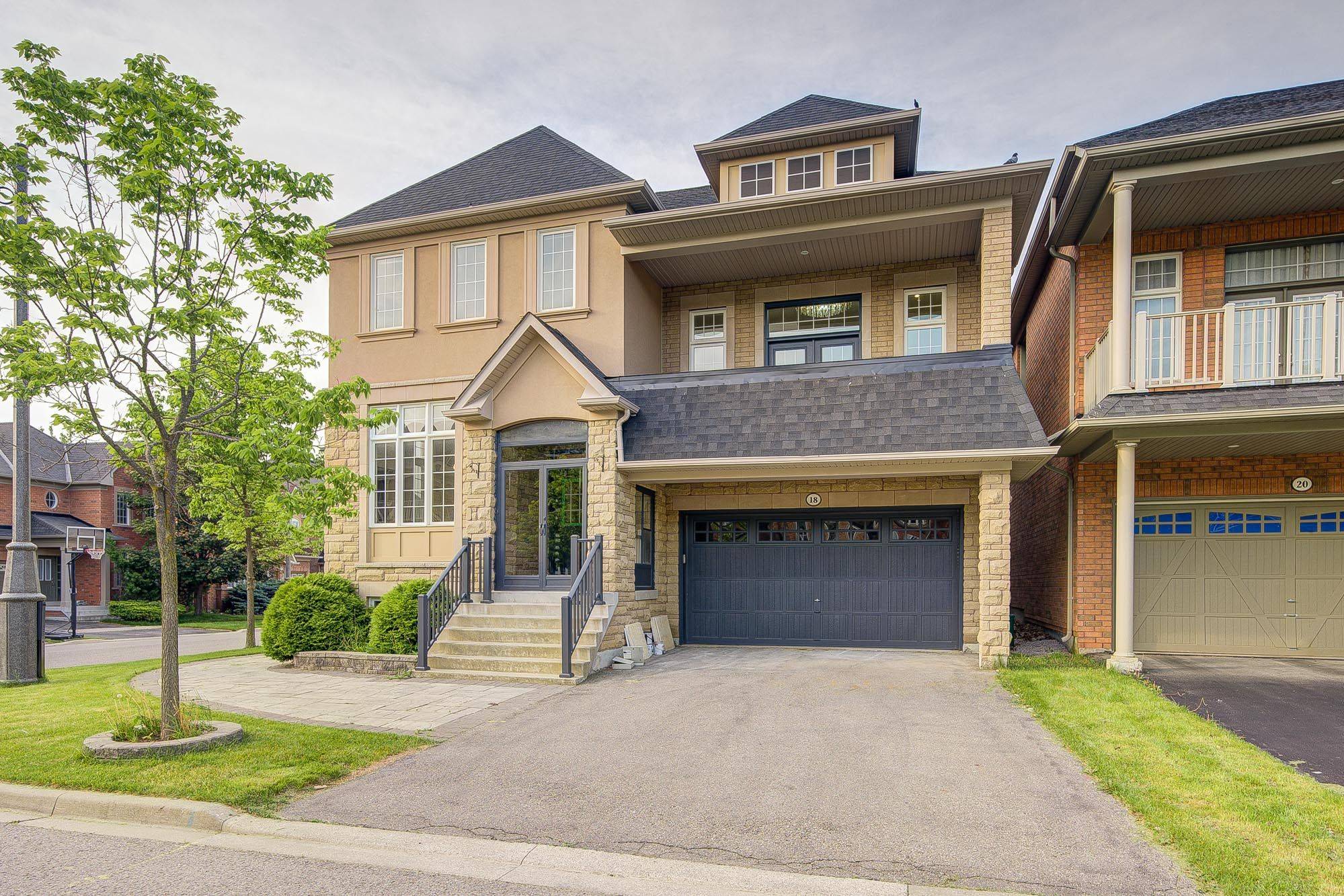 18 Wendelyn DR, Richmond Hill, ON L4E 0A7