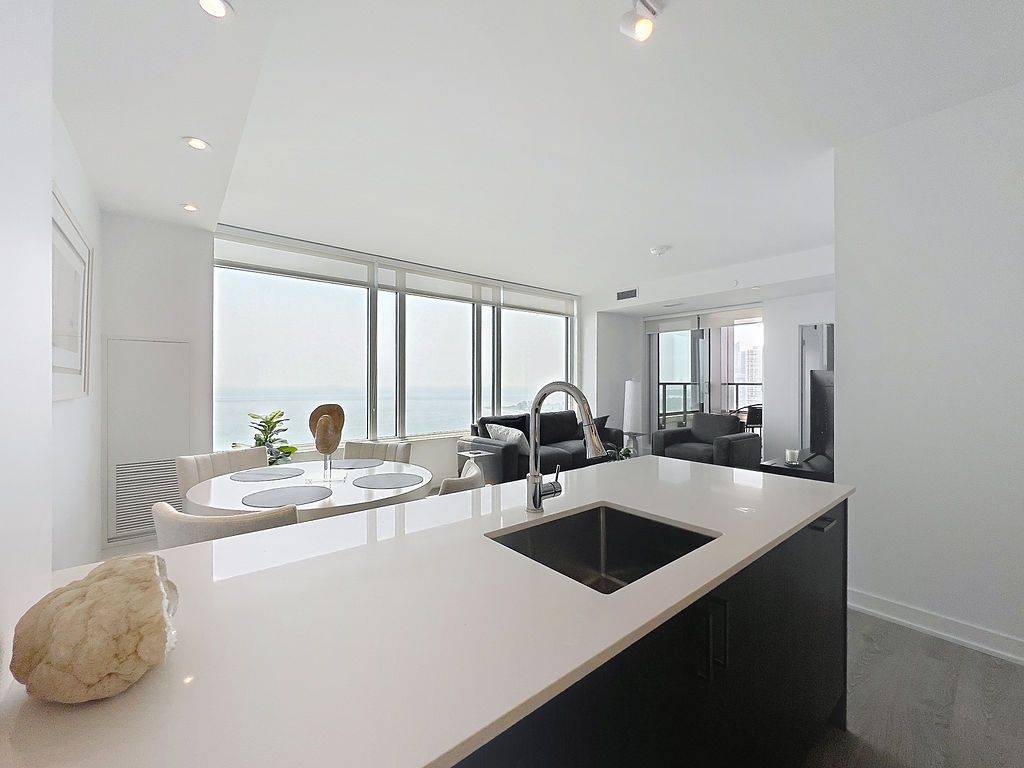 Toronto W01, ON M6S 0B1,1928 Lake Shore BLVD W #3309