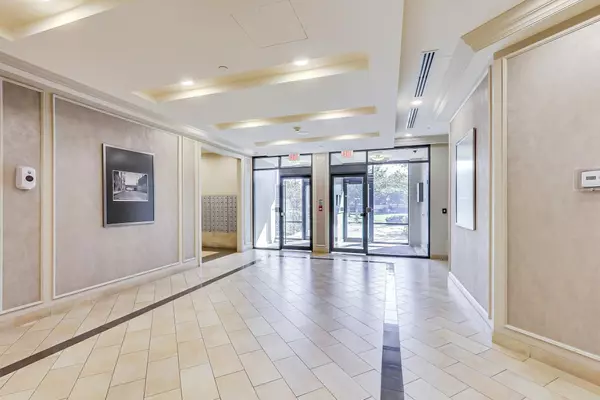 Toronto W02, ON M6P 5A1,60 Heintzman ST #728