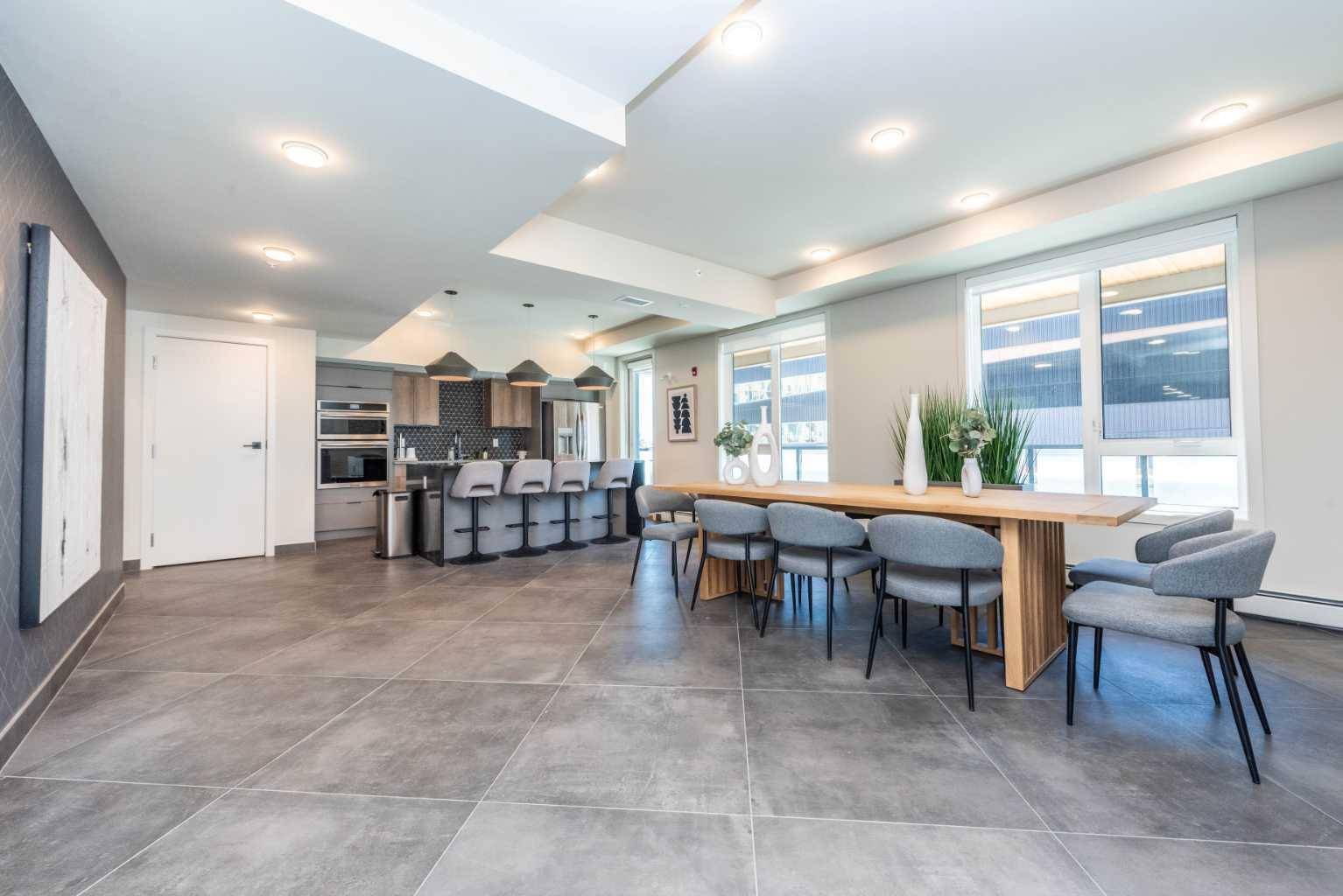 Calgary, AB T3B 6P6,3932 University AVE Northwest #214