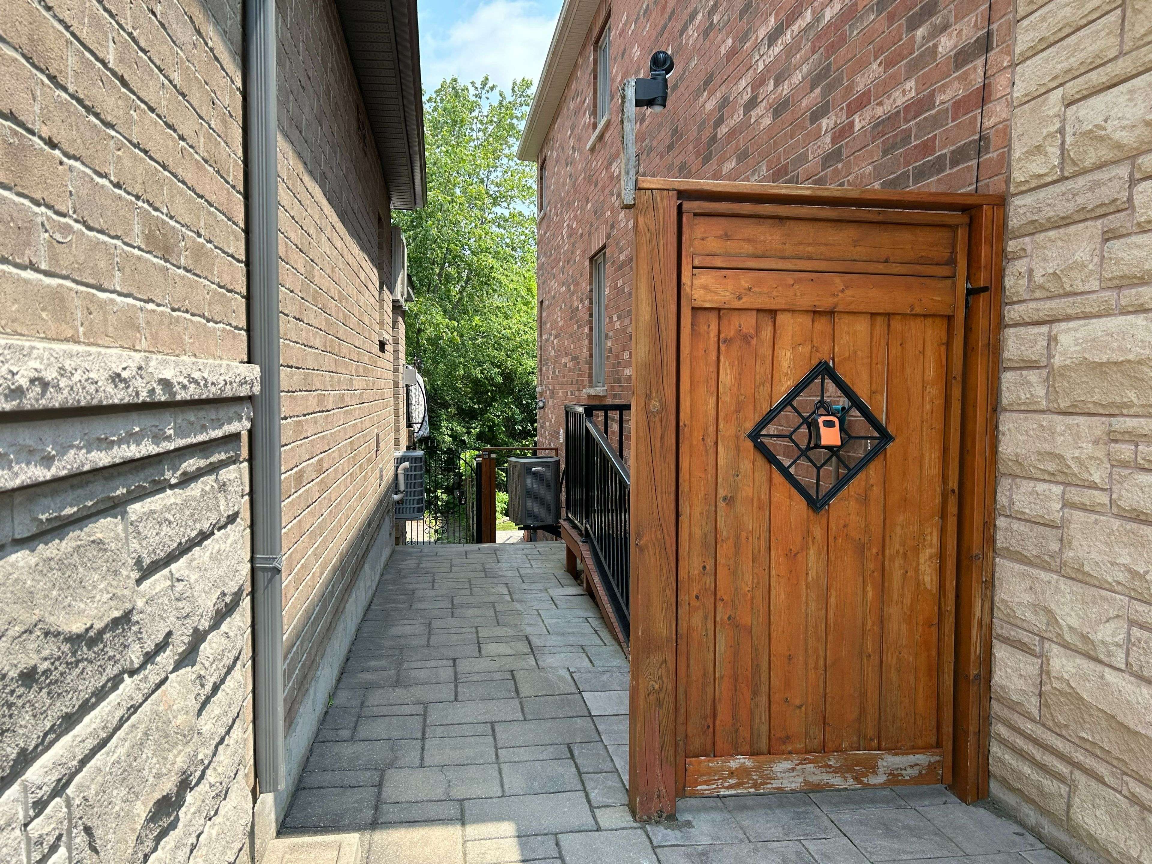 Richmond Hill, ON L4E 0T1,43 Mancini CRES