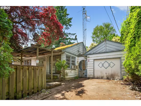 4575 SW DOGWOOD LN, Portland, OR 97225