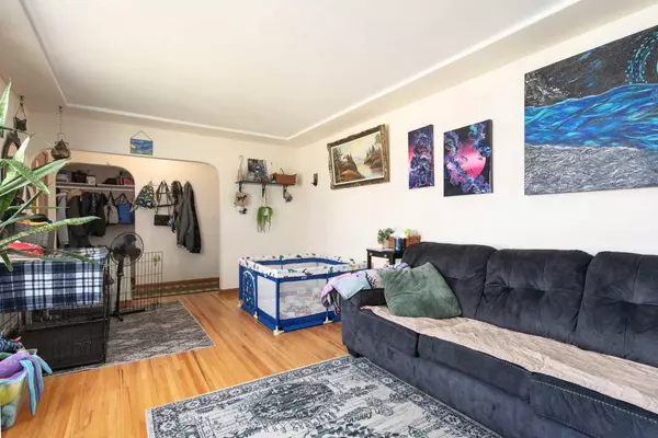Calgary, AB T2K 0G9,223 41 AVE Northwest
