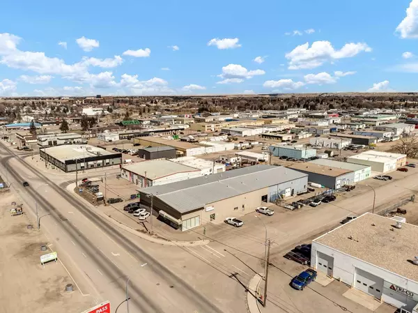 Medicine Hat, AB T1A 7S1,1721 10 AVE SW