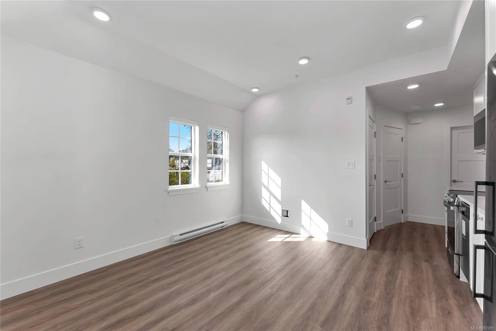 Victoria, BC V8V 3E1,1224 Richardson St #302B
