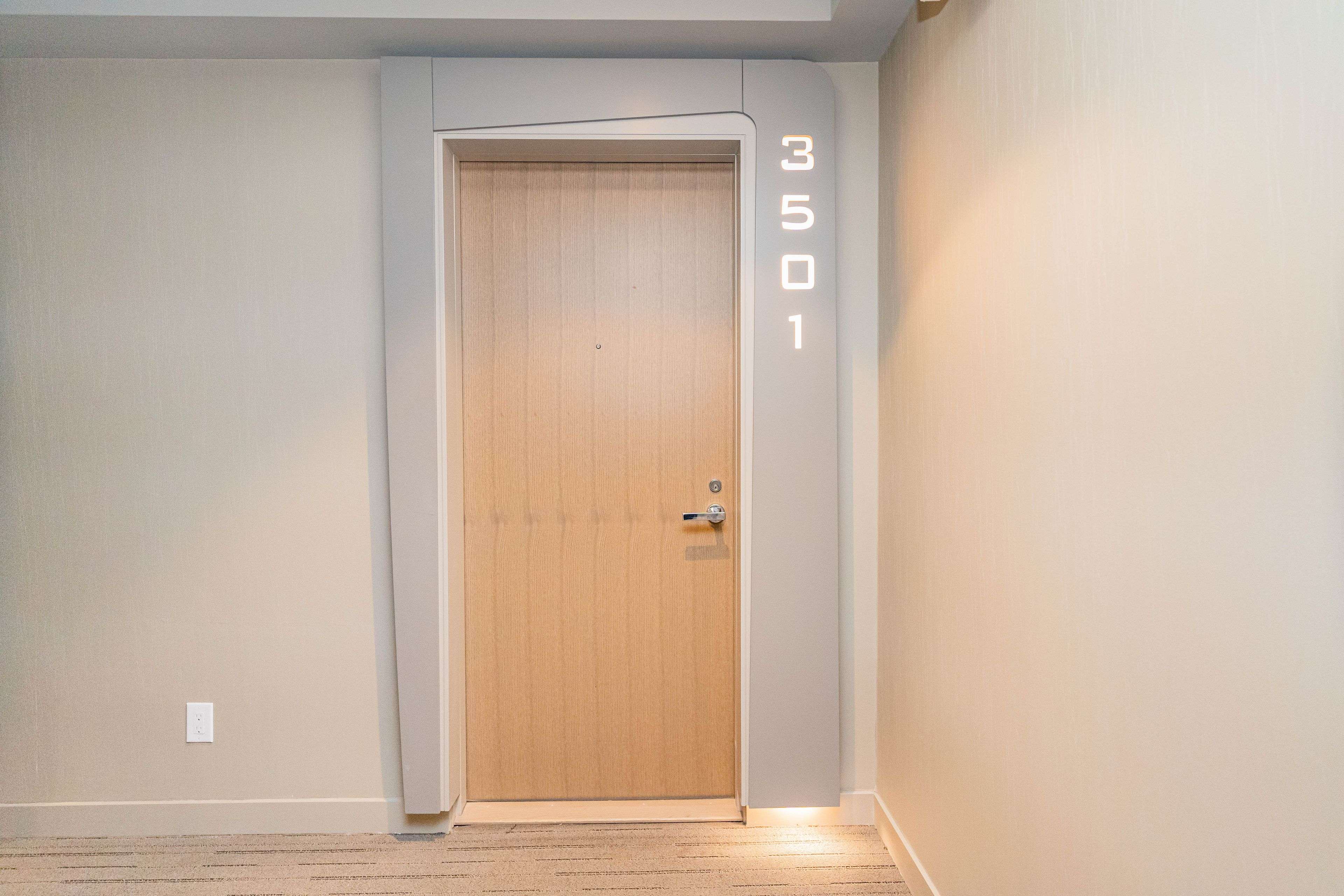 Toronto C08, ON M4W 0A8,1 Bloor ST E #3501