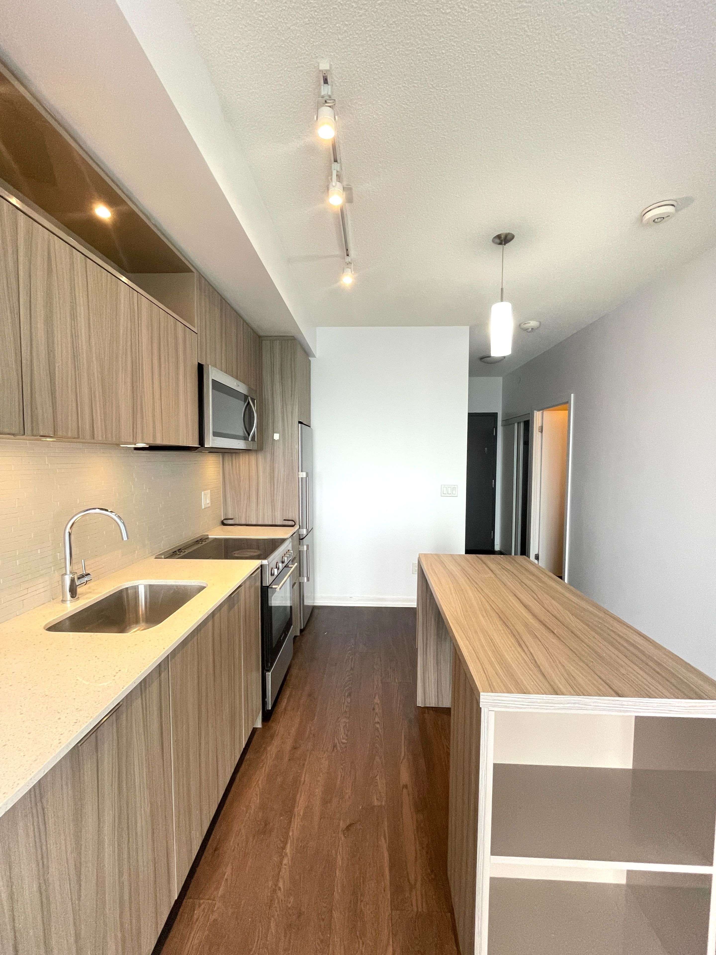 Toronto C15, ON M2J 0E3,50 Forest Manor RD #2403