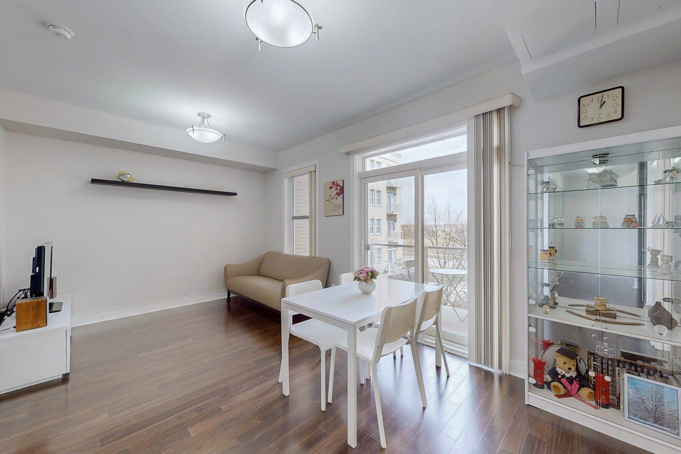 28 Prince Regent ST #203, Markham, ON L6C 0V5