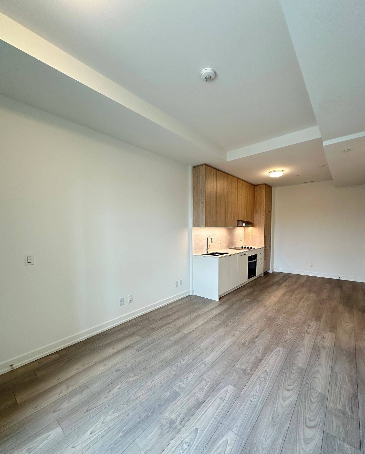 Richmond Hill, ON L4S 0P4,67 Saigon DR #102