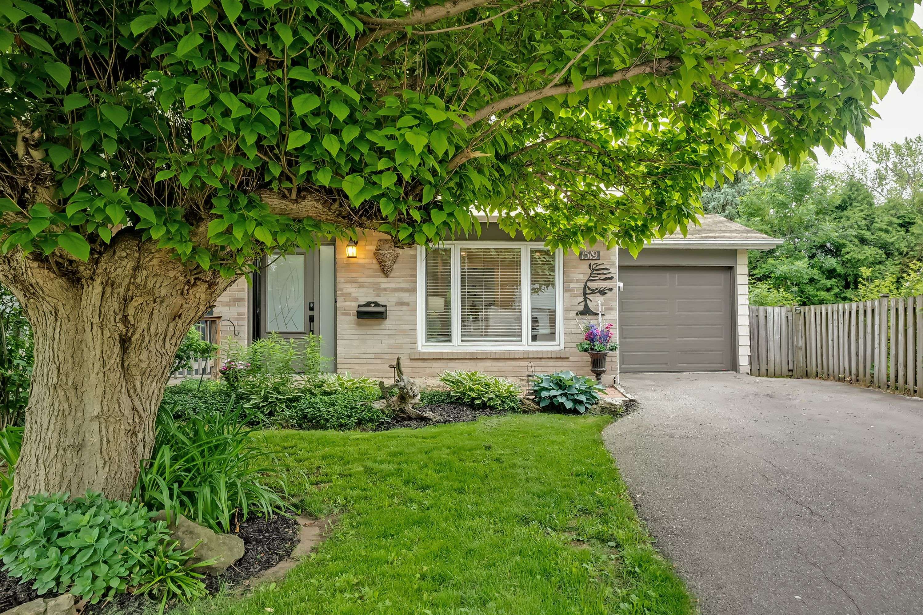 1519 Newlands CRES, Burlington, ON L7M 1P1