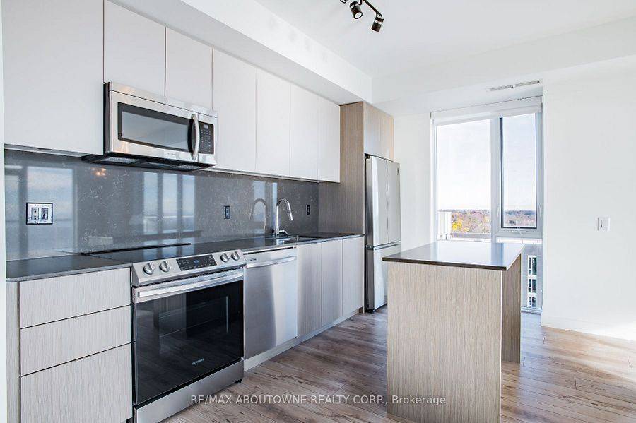 Oakville, ON L6L 3C1,125 Bronte RD #A1002