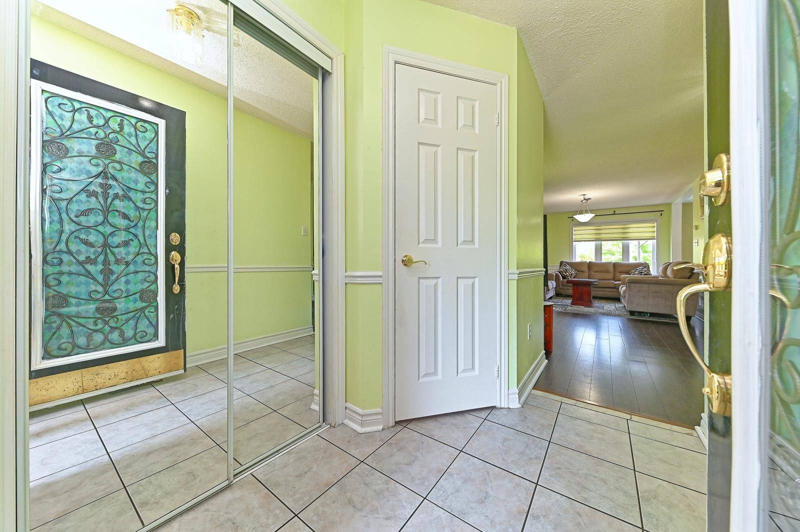 Brampton, ON L7A 1M7,31 Todmorden DR
