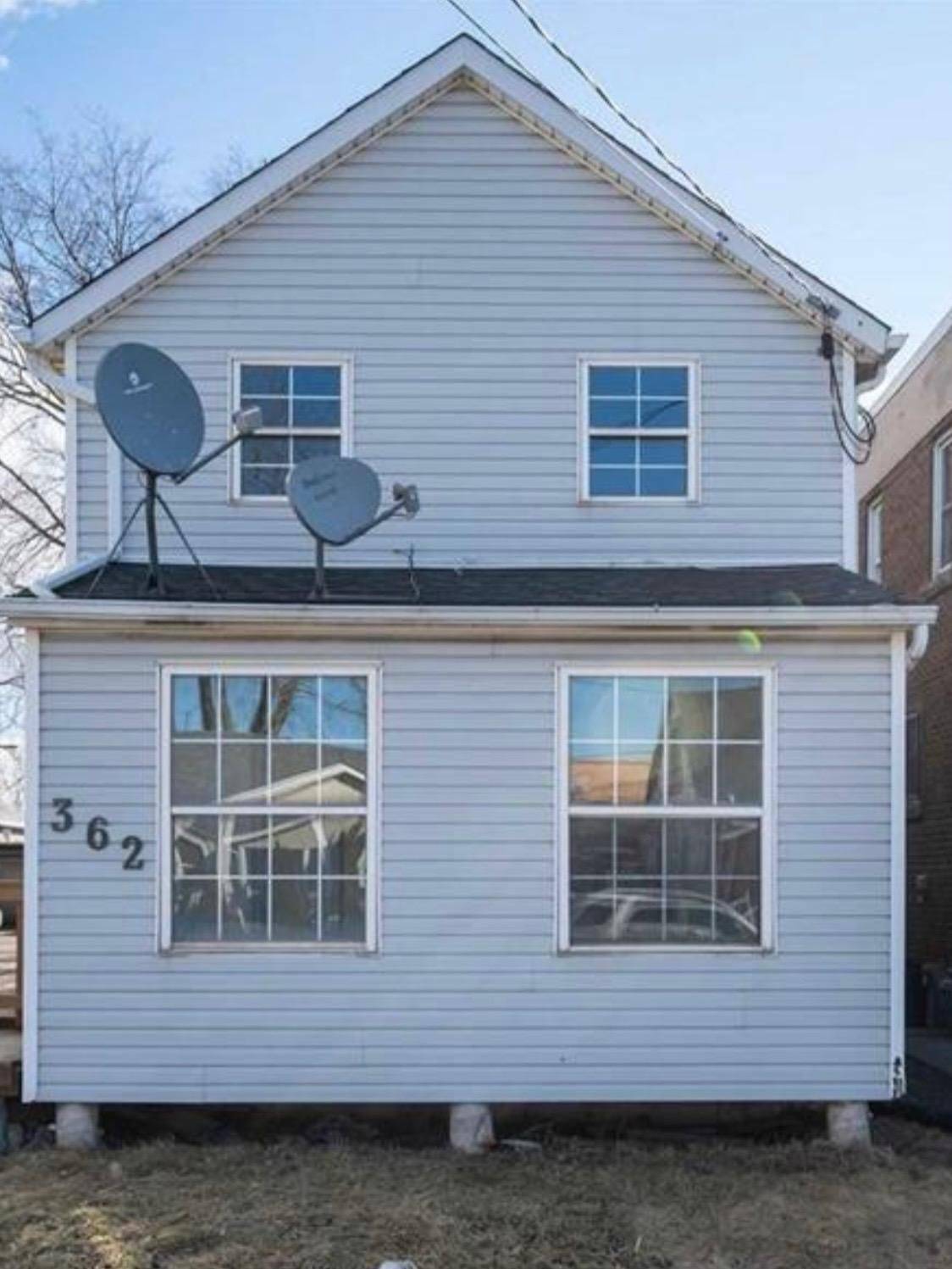 362 Crowland AVE W, Welland, ON L3B 1X7