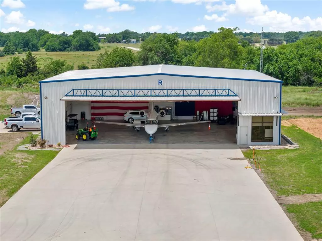 Paris, TX 75462,6700 Collier Drive #Hangar 4