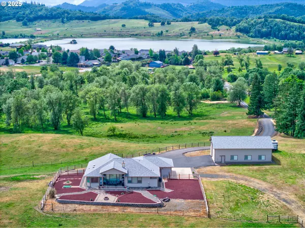Sutherlin, OR 97479,910 SWALLOW AVE