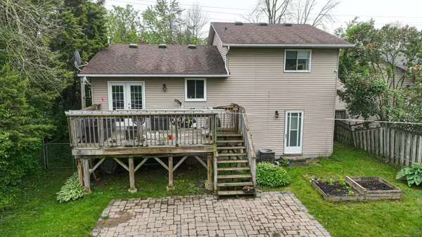 Orillia, ON L3V 7K4,34 Shannon ST