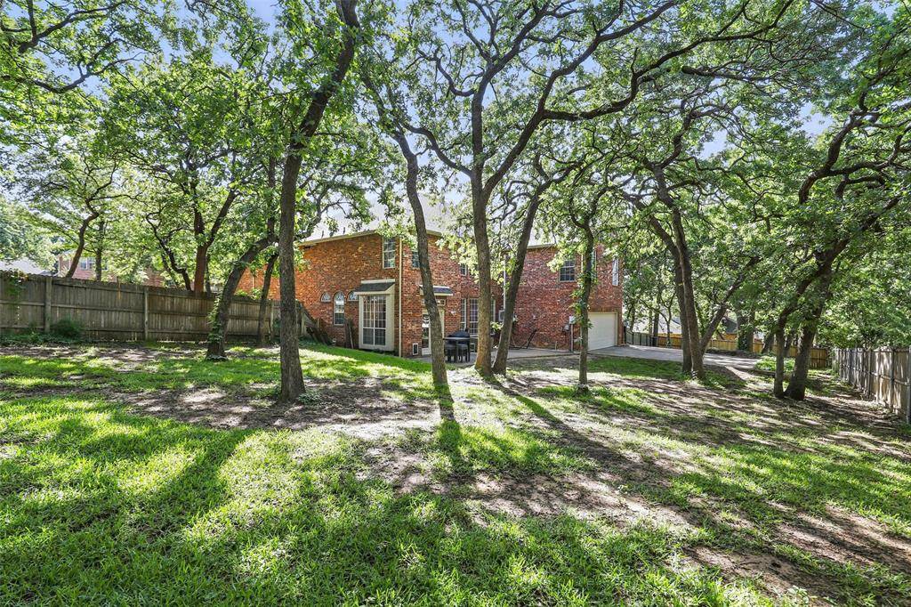 Crowley, TX 76036,805 Red Oak Court