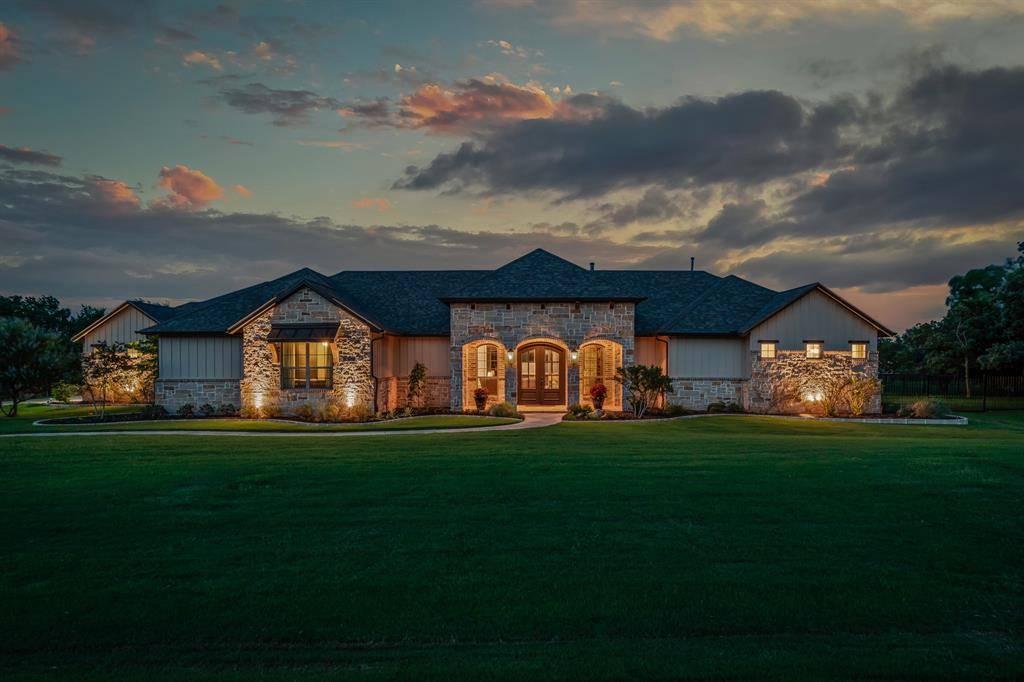 215 Thornhill Circle, Double Oak, TX 75077