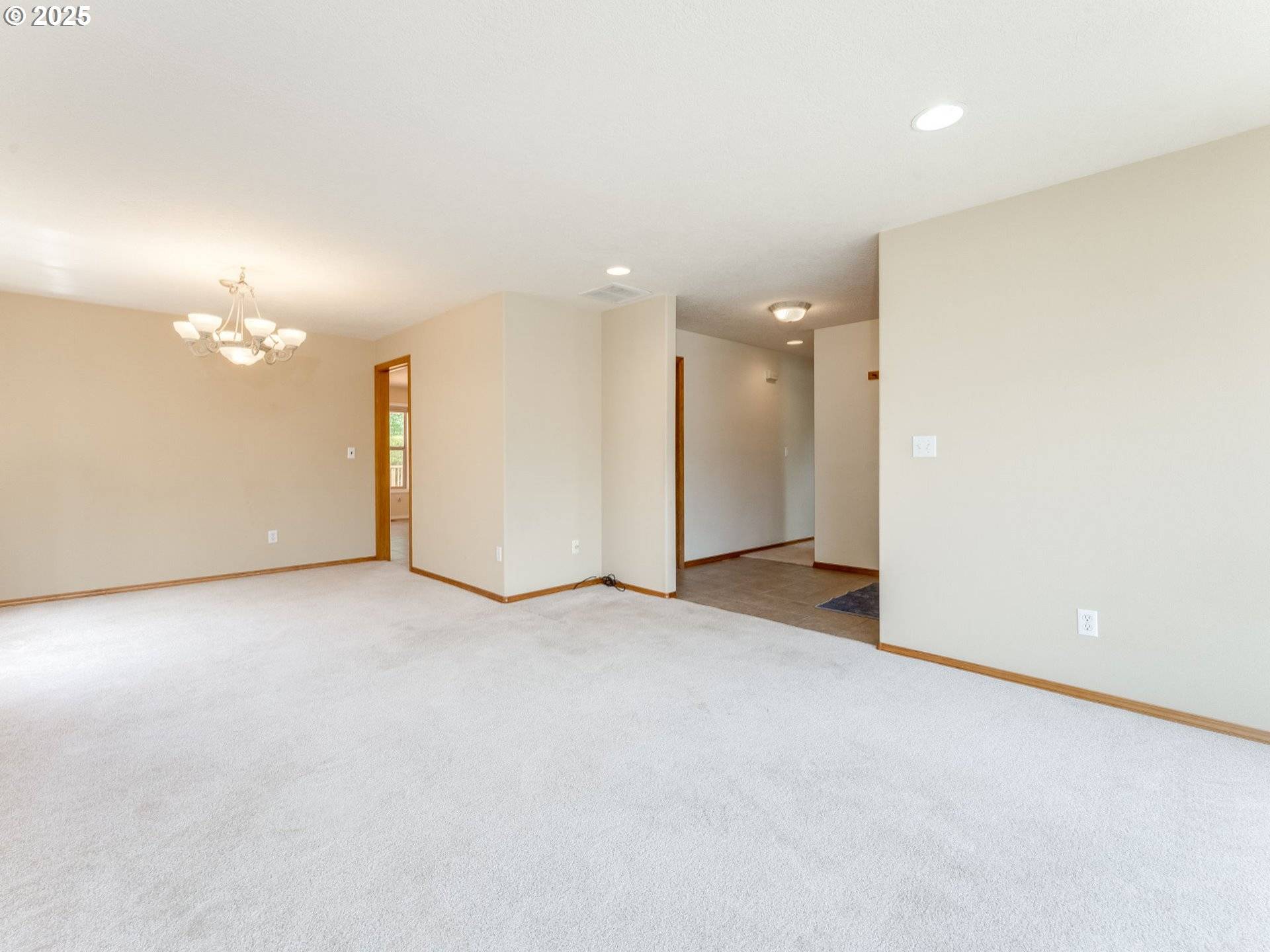 Mc Minnville, OR 97128,651 SW WESTVIEW DR