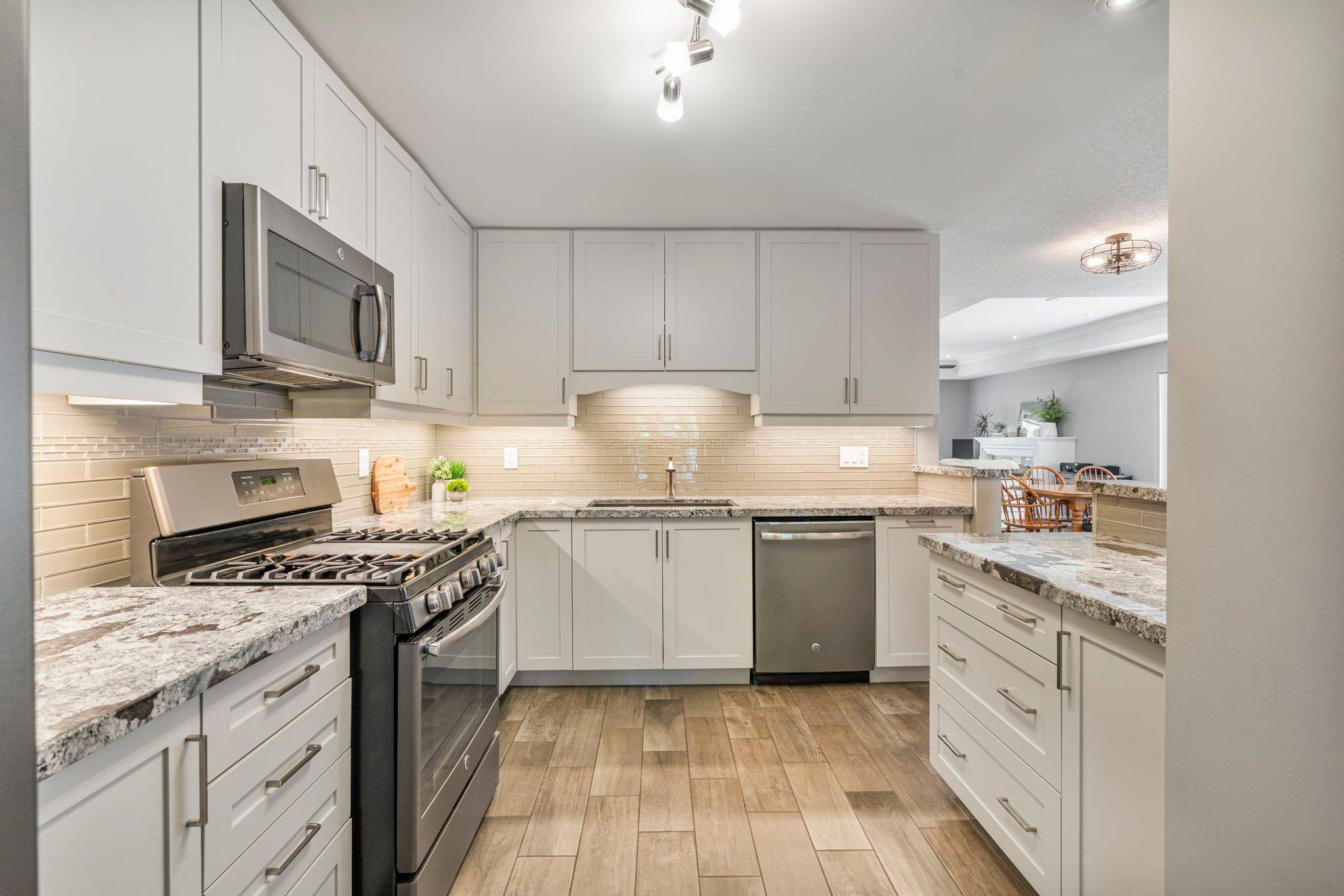 New Tecumseth, ON L9R 0K5,17 Hillcrest DR