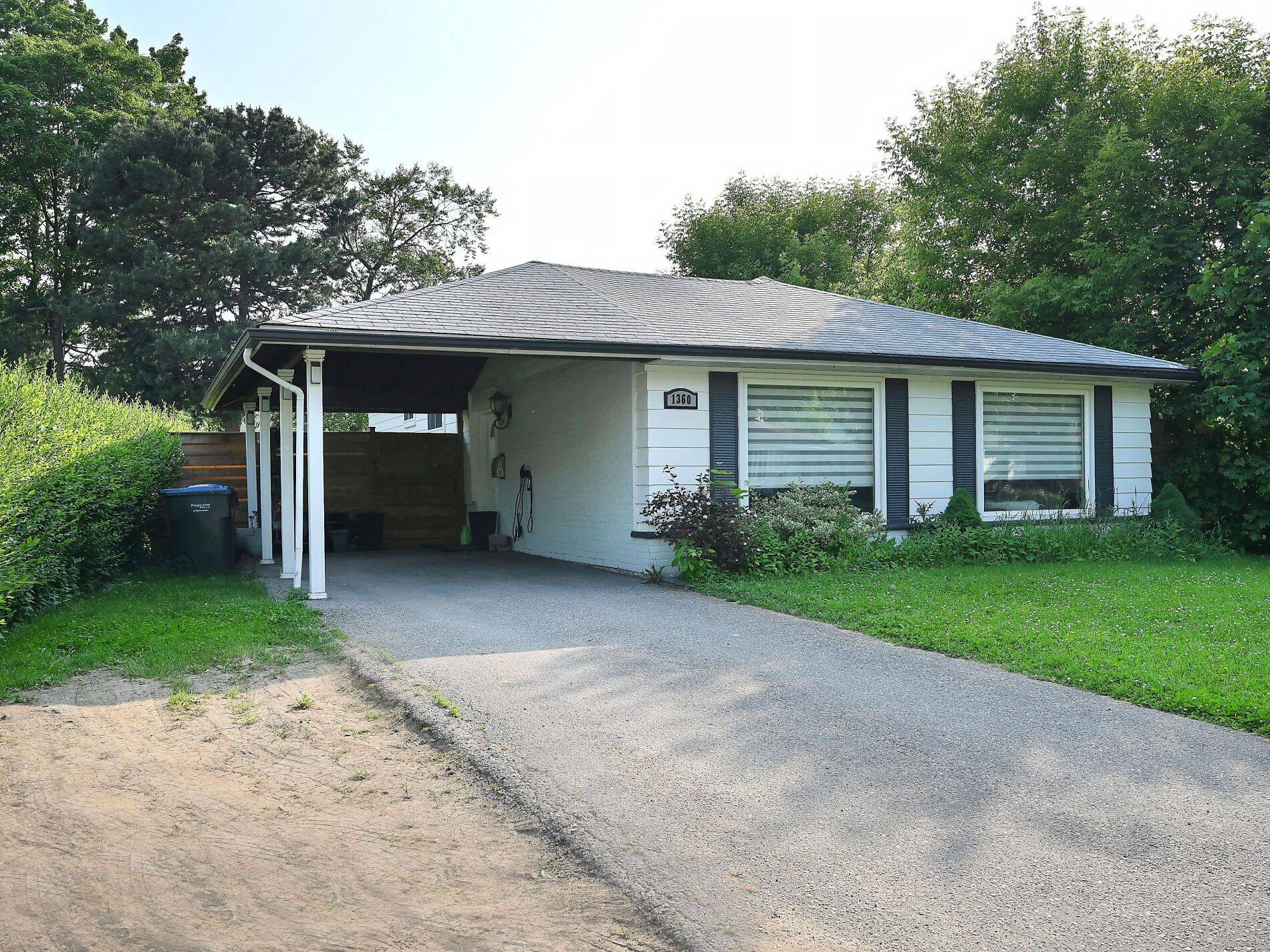 Mississauga, ON L4X 1Z6,1360 Glen Rutley CIR