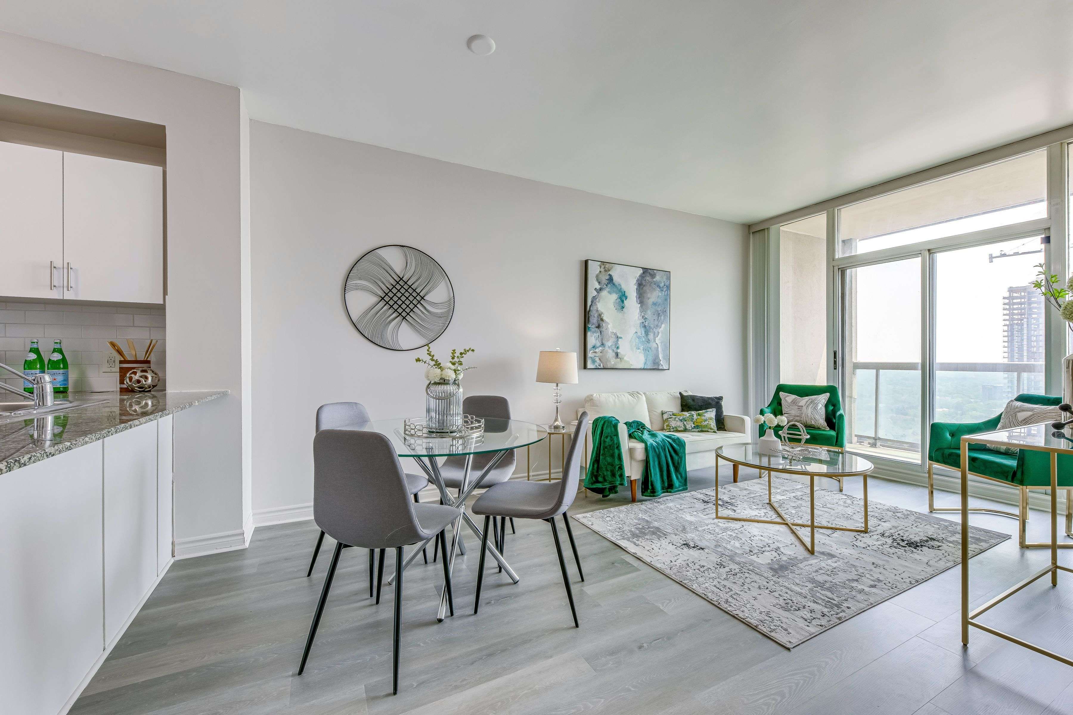 Mississauga, ON L5B 0B9,3504 Hurontario ST #2303