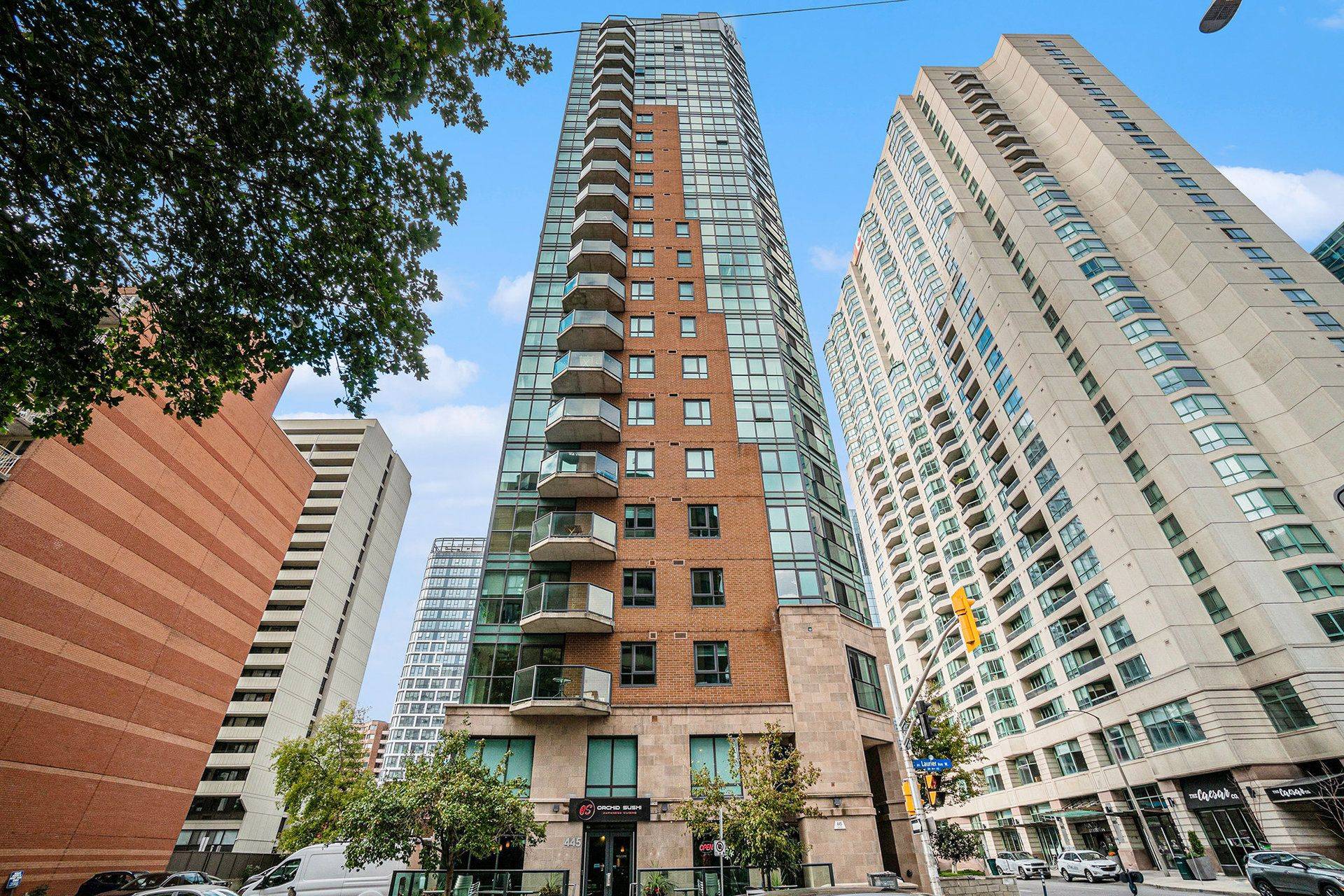 445 Laurier AVE W #PH4, Ottawa Centre, ON K1R 0A2