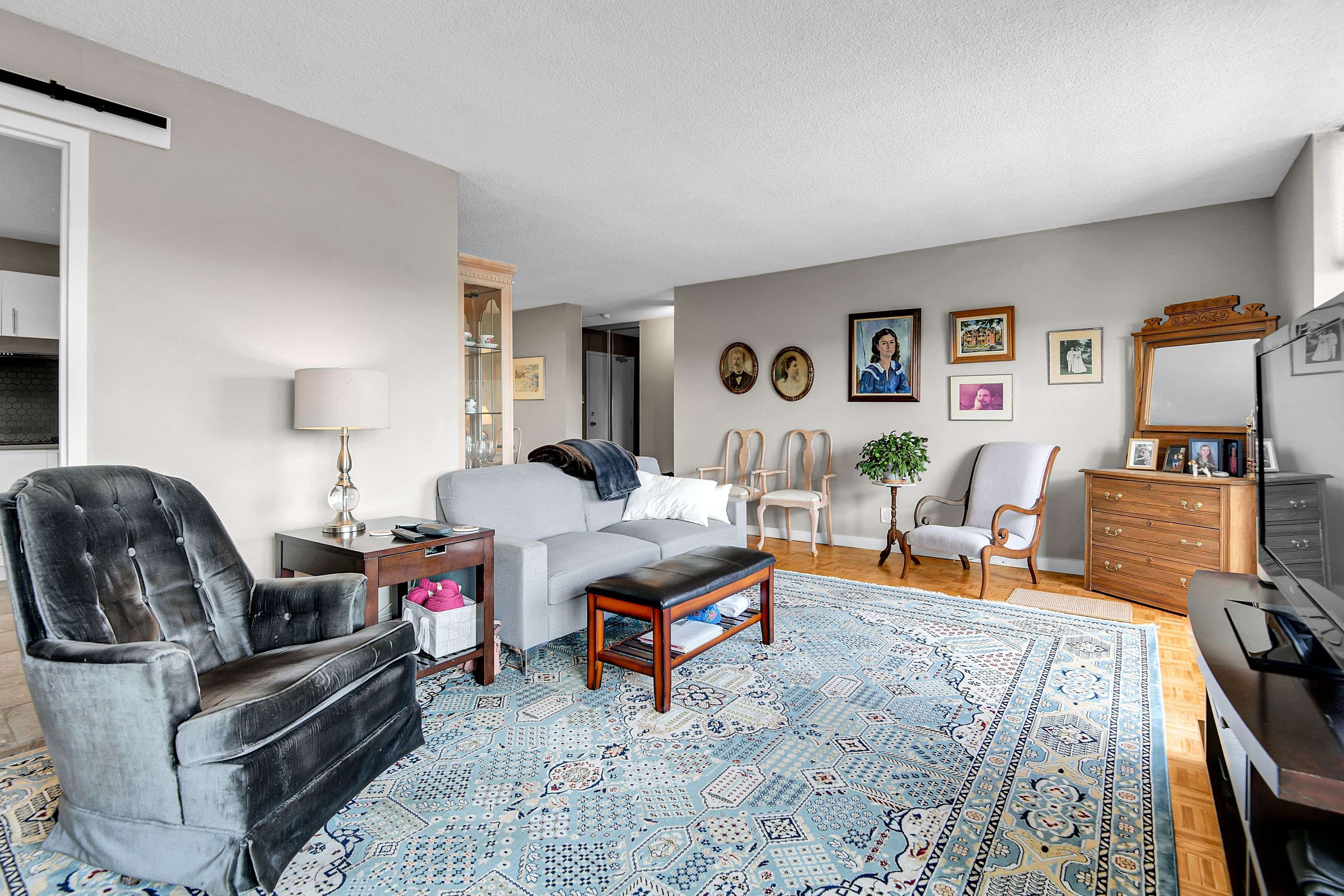 Billings Bridge - Riverside Park And Area, ON K1V 8W6,2951 Riverside DR #810