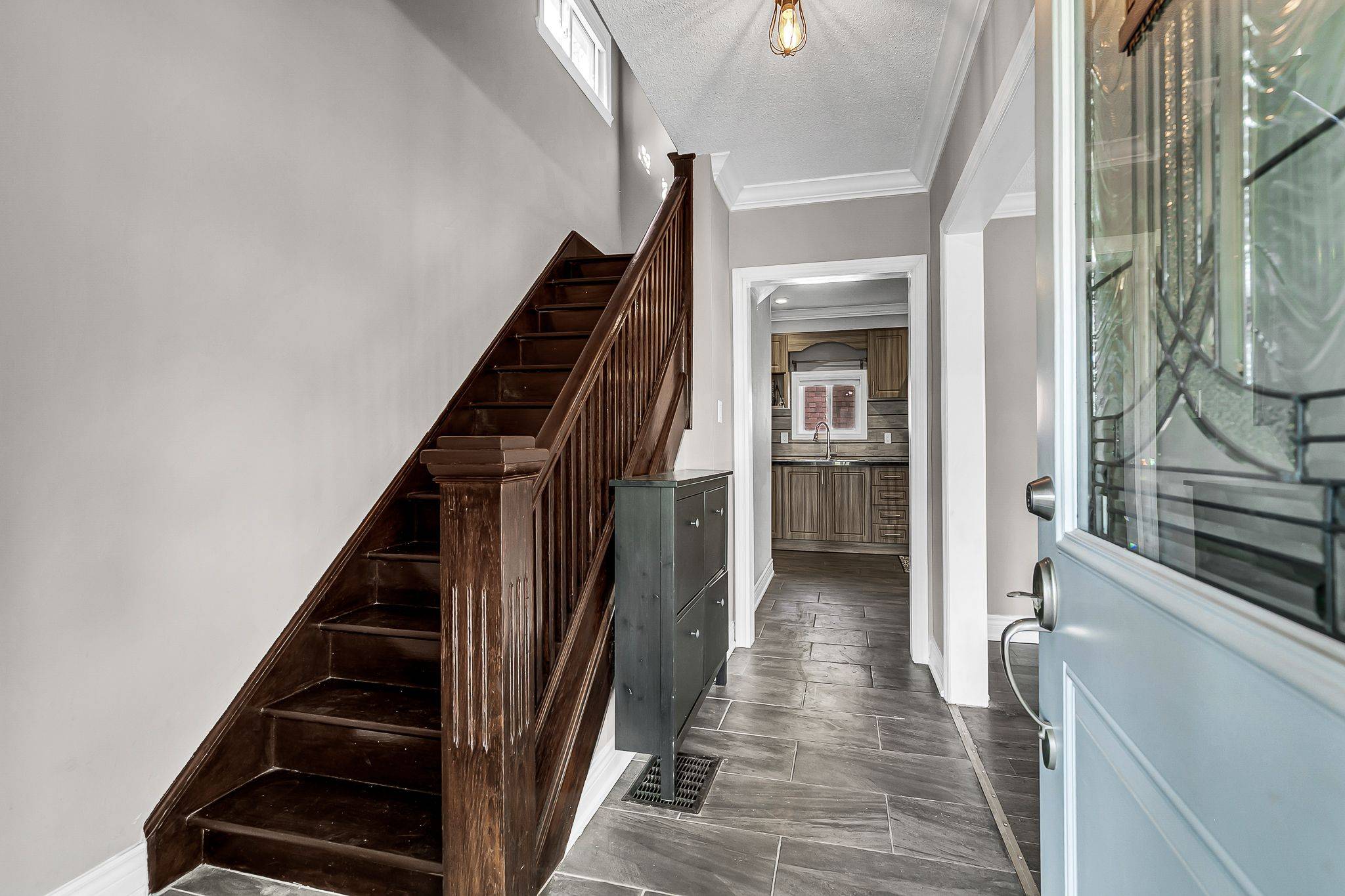 Windsor, ON N9C 2M3,427 Indian RD